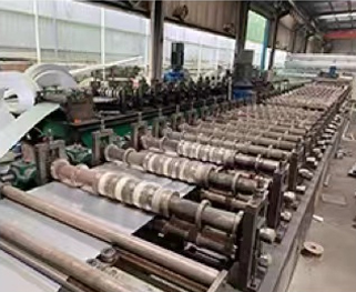 Commercial greenhouse manufacturing