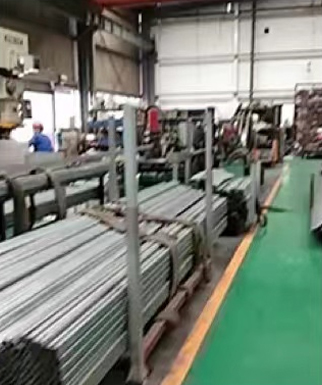 Commercial greenhouse manufacturing